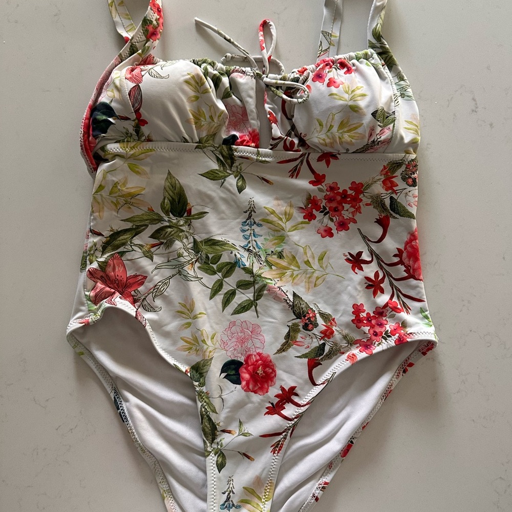 Floral woman Swimwear
